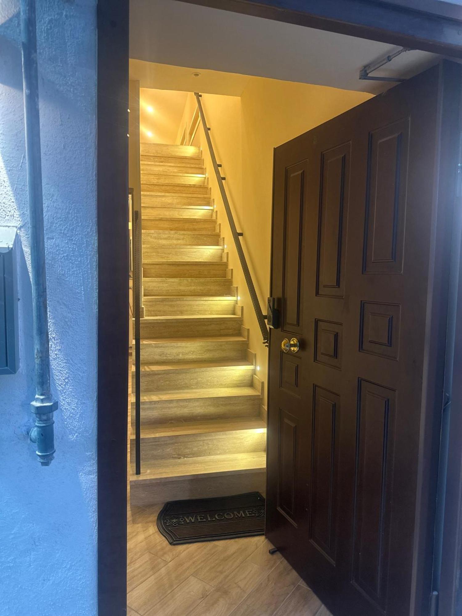 Attic Gasthuis Napels